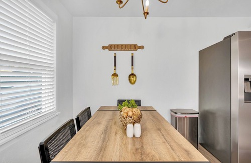 Friant House | Charming 3-bedroom house with WiFi and AC in Friant