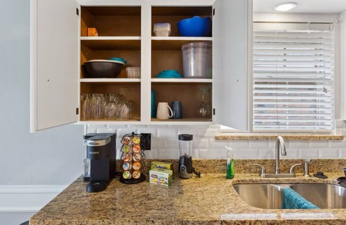 Irving House | Charming 3-bedroom house in Pleasant Irving with AC Near DFW & AT&T Stadium