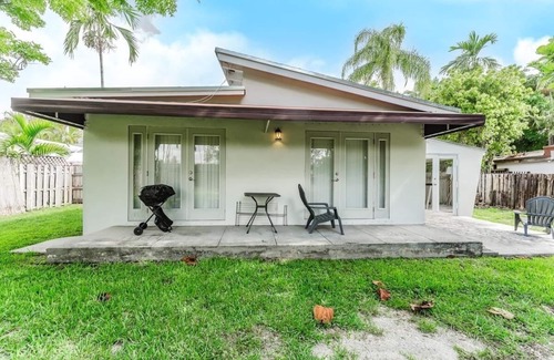 Coral Terrace House | Charming 3-bedroom house , free wifi near Nicklaus CHildren's Hospital in Miami