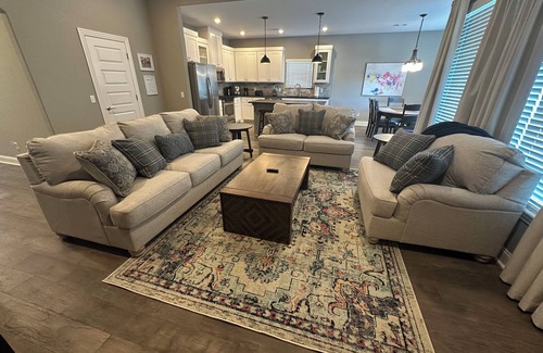 Rogers House | Charming 3-bedroom house conveniently located in Rogers.
