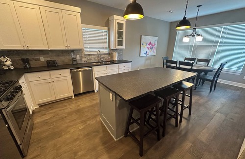Rogers House | Charming 3-bedroom house conveniently located in Rogers.