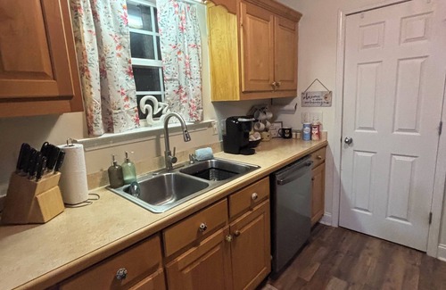 Sylva House | Charming 3-bedroom house with WiFi, AC near peaceful Sylva, Dillsboro and Casino