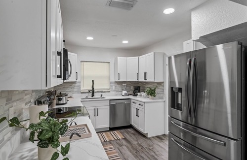 Town N County Park House | Charming 3-bedroom house with WiFi and AC in Tampa