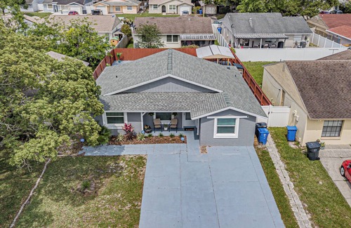 Citrus Park House | Charming 3-bedroom house with pool, AC, WiFi in pleasant Tampa