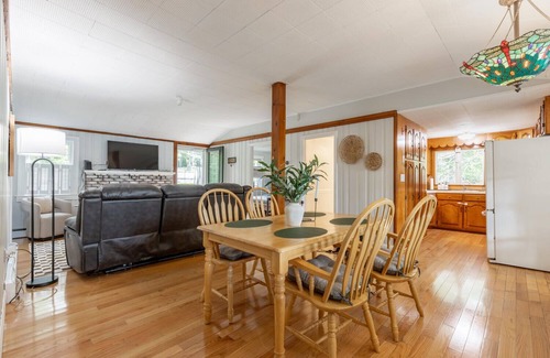 Mashpee House | Charming 3-bedroom lake house in wonderful Mashpee