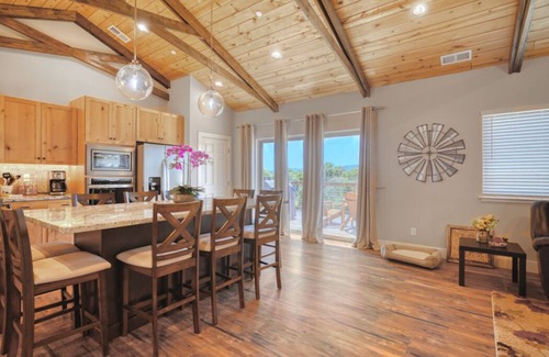 Groveland House | Charming 3-bedroom mountain house in Groveland with AC
