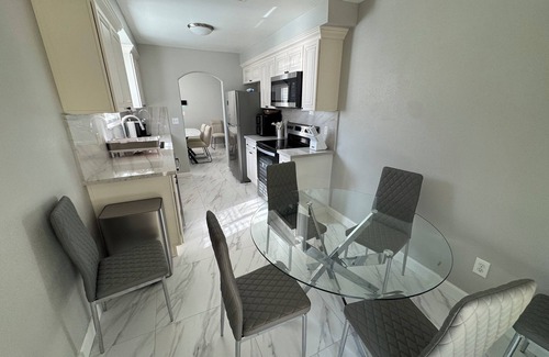 Sacramento House | Charming 3-bedroom Private Home in the Heart of Sacramento