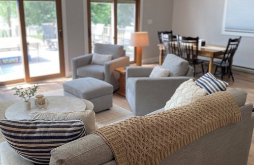 Rome Cottage | Charming 3-bedroom plus loft cottage on Lake Arrowhead and near Sand Valley!