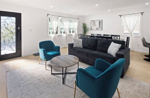 Queens Apartment | Charming 3-bedroom room in apartment near JFK in terrific Queens