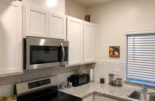 Westlake House | Charming 3-bedroom Smart home in Sacramento with AC, sleep number in Master