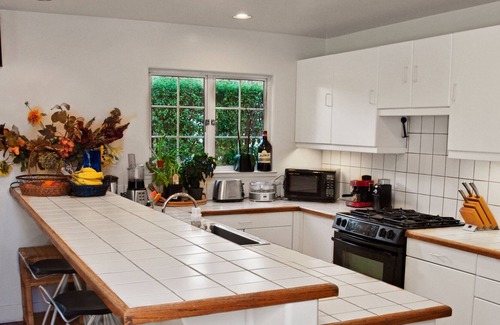 Tiburon House | Charming 3 Bedroom Tiburon Home SUMMER Only 6/20-8/15/23, monthly minimum