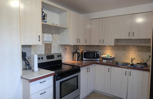 Clanton Park Condo | Charming 3 bedroom Townhouse Toronto Near long branch Go station