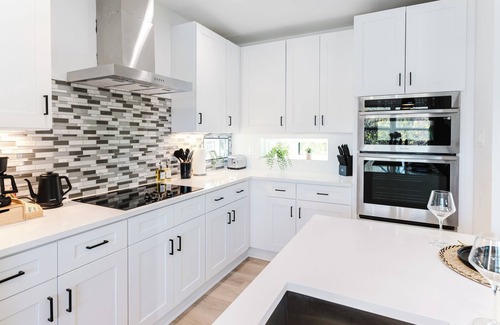 Oak Cliff House | Charming 3-bedroom townhome with hot tub, sauna and delightful Dallas views!