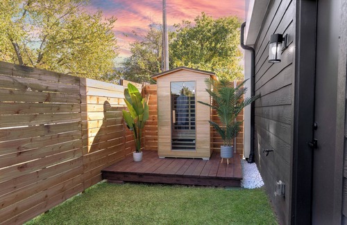 Oak Cliff House | Charming 3-bedroom townhome with hot tub, sauna and delightful Dallas views!
