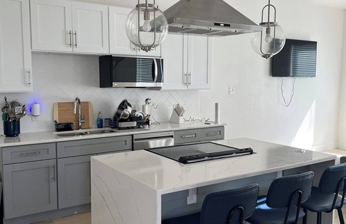 Dallas House | Charming 3-bedroom townhome in fantastic Dallas with AC