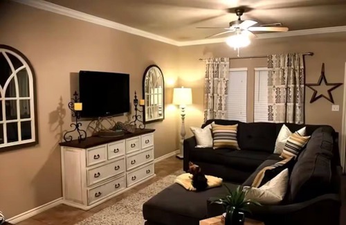 Odessa House | Charming 3-bedroom townhome with WiFi, AC in pleasant Odessa