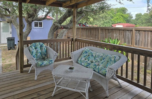 Aransas Pass Cottage | Charming 3-bedroom cottage in serene Aransas Pass with AC, WiFi