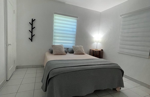 Coral Terrace House | Charming 3-bedroom house in wonderful Coral Gables with WiFi, AC