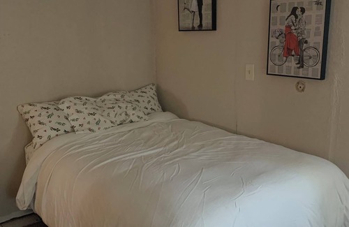 Crystal City House | Charming 3-bedroom house with WiFi and AC in Crystal City, TX