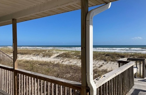 Topsail Beach Cottage | Charming 3-bedroom Oceanfront cottage with WiFi and AC in Topsail Beach