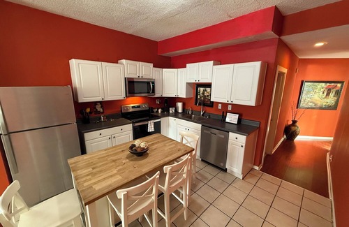 Hanover Place House | Charming 3-bedroom 2 bath house in Kansas City’s best location by plaza/downtown