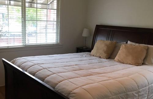 North Hollywood House | Charming 3-bedroom 2 home house with circular pool