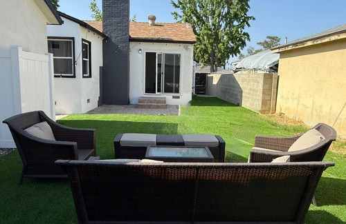 Reseda House | Charming 3-bedroom house with WiFi and AC in enjoyable Los Angeles