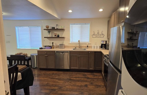 Mount Vernon House | Charming 3-bedroom house in peaceful Mount Vernon with WiFi, AC