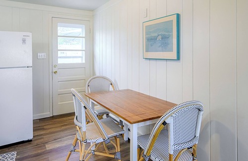 Narragansett Cottage | Charming 3-bedroom cottage with AC and WiFi in quaint Narragansett