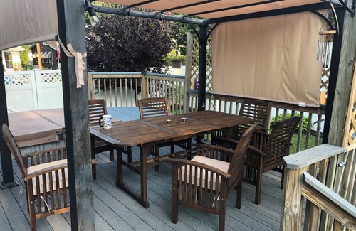 Neptune City House | Charming 3-bedroom house 1 miles from the beach in Neptune City.