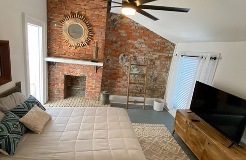 Seventh Ward House | Charming 3-bedroom house in lovely New Orleans with WiFi, 8 min drive downtown