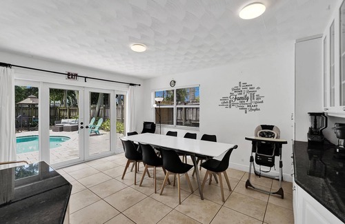 North Andrews Gardens House | Charming 3 bedrooms house with heated pool & Grill