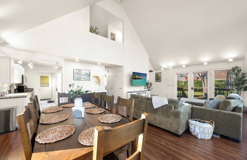 Ocean Shores House | Charming 3-bedroom kid/family friendly getaway beach house