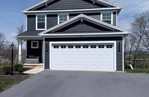 Bellefonte House | Charming 3-bedroom LED vibe cozy house with AC and WiFi in Steeple Chase.