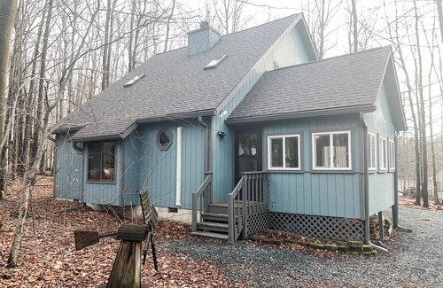 Thornhurst House | Charming 3-bedroom home away from home in Pocono Lake