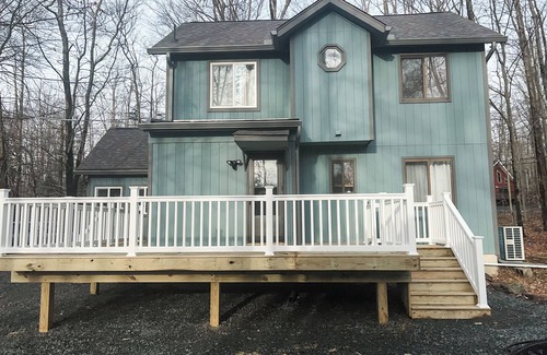 Thornhurst House | Charming 3-bedroom home away from home in Pocono Lake