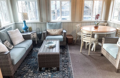 Thornhurst House | Charming 3-bedroom home away from home in Pocono Lake