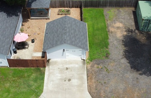 Russellville House | Charming 3-bedroom house with AC and WiFi in Russellville!
