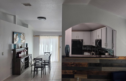 San Antonio House | Charming 3-bedroom house in San Antonio best location for food, fun and shopping