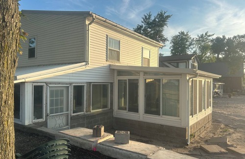 Sodus Point Cottage | Charming 3-bedroom BEACHFRONT cottage with WiFi and AC in enchanting Sodus Point