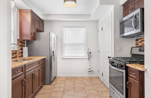 Cleveland Heights House | Charming 3-bedroom house with WiFi and AC in South Euclid near Cleveland Clinic
