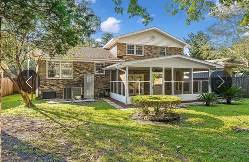 Summerville Historic District House | Charming 3-bedroom house with WiFi lrg bkyrd nHeated enclosed porch