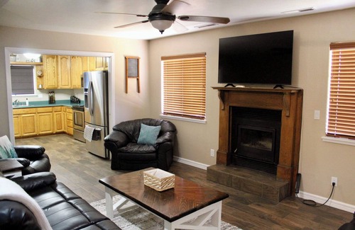 Sutter Creek Other | Charming 3-bedroom farmhouse in Sutter Creek with pool table, two story deck.