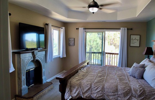 Sutter Creek Other | Charming 3-bedroom farmhouse in Sutter Creek with pool table, two story deck.