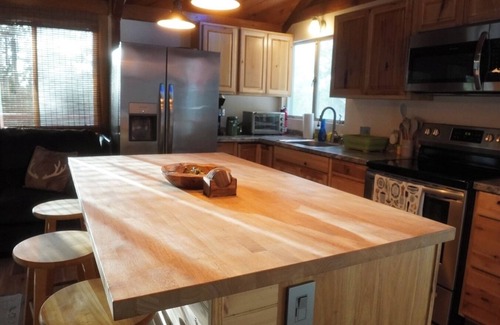 Twain Harte Cabin | Charming 3-bedroom cabin in Twain Harte LAKE MEMBERSHIP with AC, WiFi