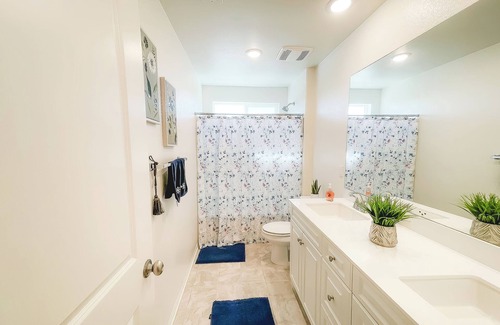 Victorville House | Charming 3-bedroom house with WiFi and AC in delightful Victorville