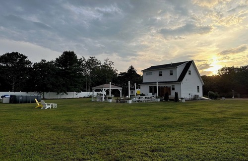 West Tisbury House | Charming 3-bedroom house in enchanting West Tisbury with AC, WiFi & pool