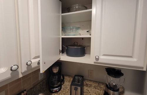 Lackey Cottage | Charming 3-bedroom cottage in pleasant Williamsburg with WiFi, fitness room