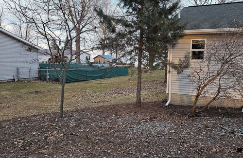 Pinconning Cabin | Charming 3-bedroom waterfront / WiFi & AC in lovely Fraser Township/Bay area