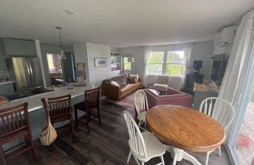 Anne's Land Cottage | Charming 3-bedroom, water view cottage, with AC, WiFi & outdoor shower